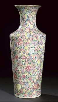 19th century A Chinese famille rose millefiore tapering vase
